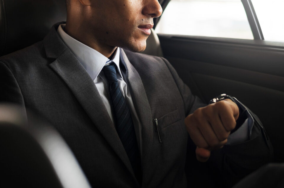 Saatlik Şoförlü Araç Kiralama Hizmeti Kimler İçin Uygundur?